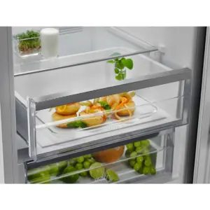 Electrolux LNC7ME36W2, Fritstående køle-fryseskab
