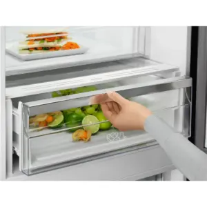 Electrolux LNC7ME36W2, Fritstående køle-fryseskab